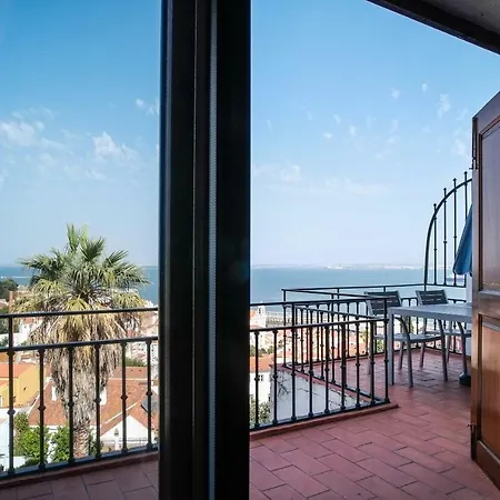 Apartment Castle Typical Lisbon