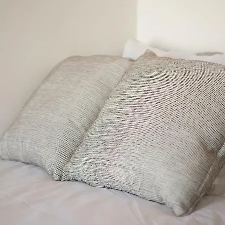 דירה Castle Typical ליסבון