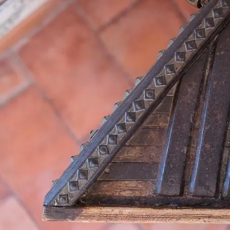 Castle Typical ליסבון