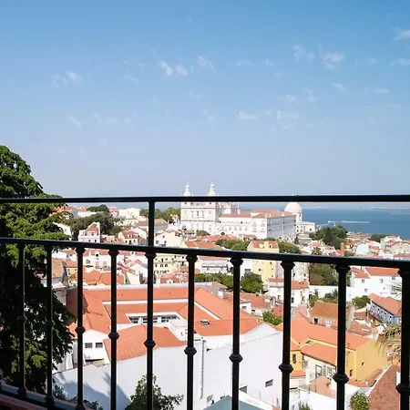 Castle Typical דירה *