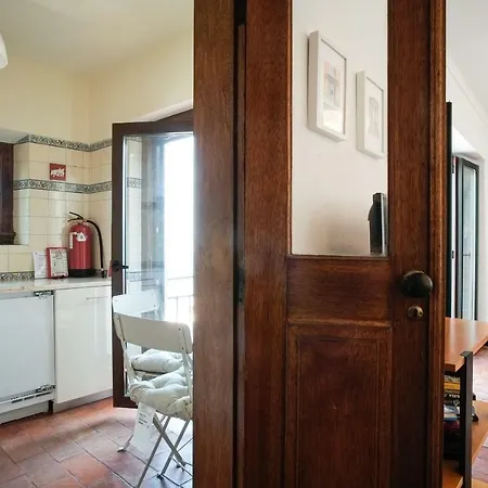 Castle Typical * ליסבון